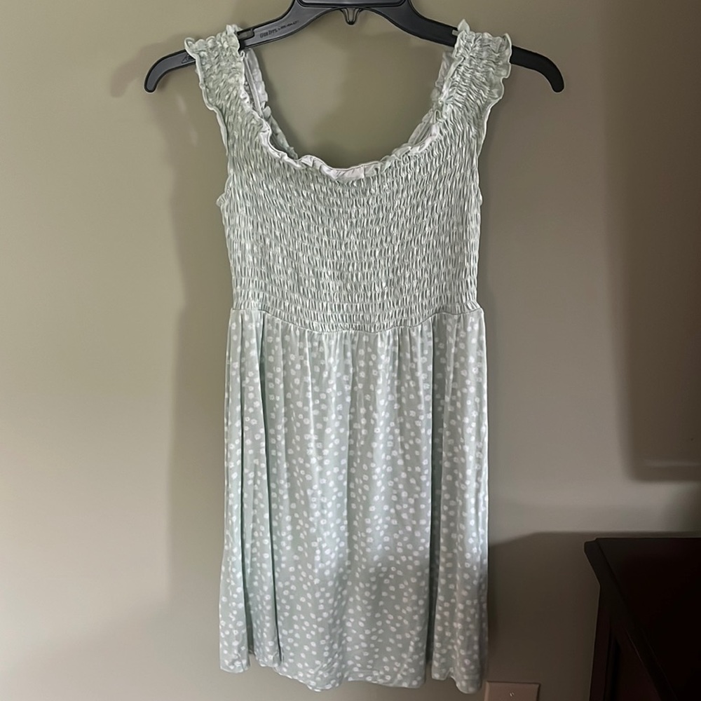 Forever 21 Off the Shoulder Mint Green & White Floral Dress. Size S.